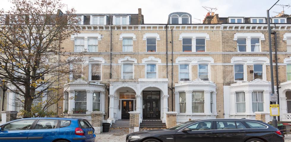 			1 Bedroom, 1 bath, 1 reception Apartment			 Sinclair Road, SHEPHERDS BUSH